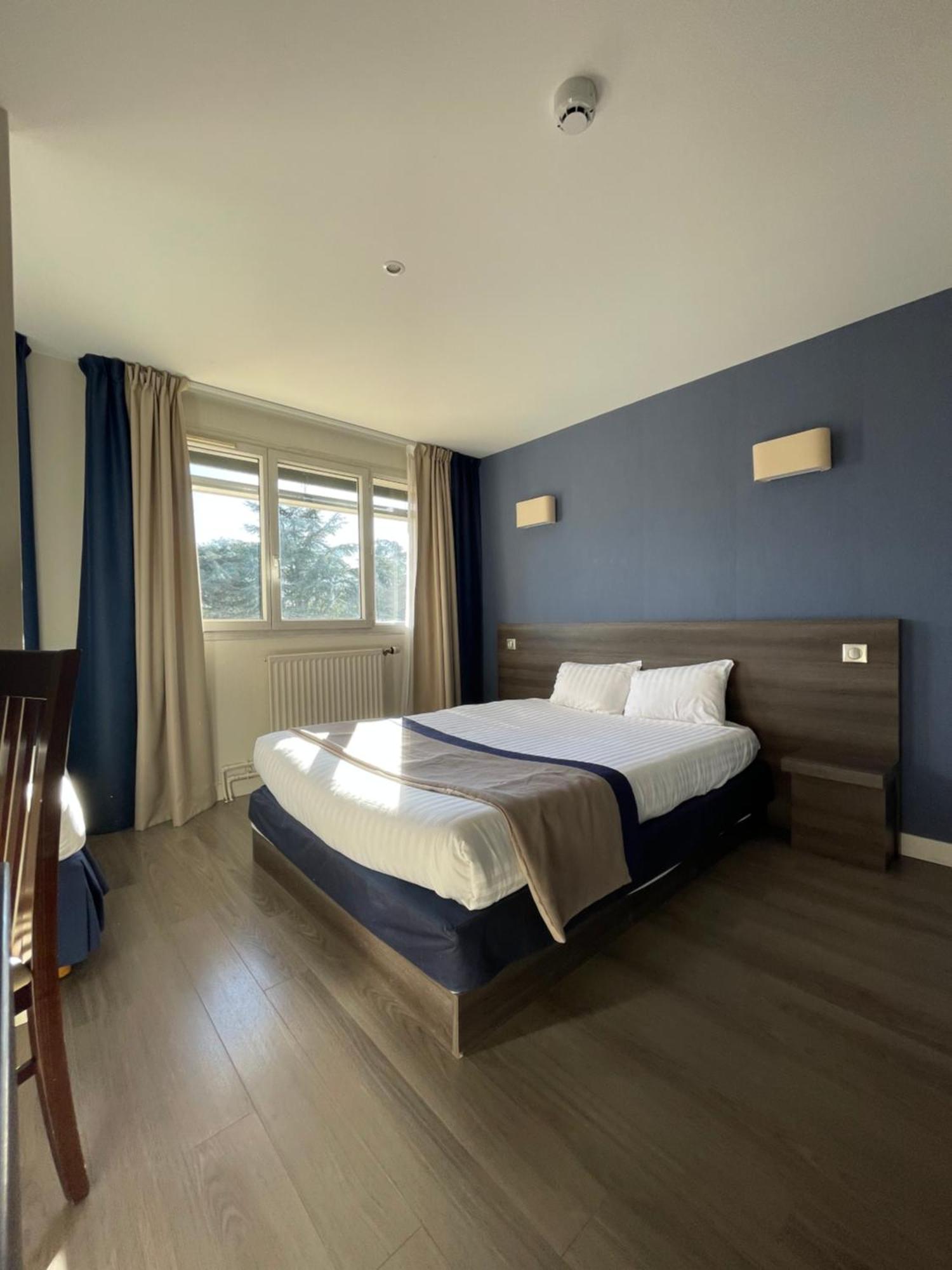 Valpre Hotel